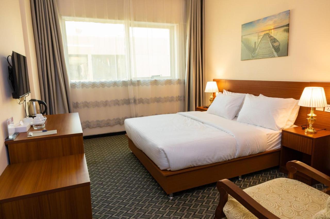 דובאי Three 888 Hotel מראה חיצוני תמונה