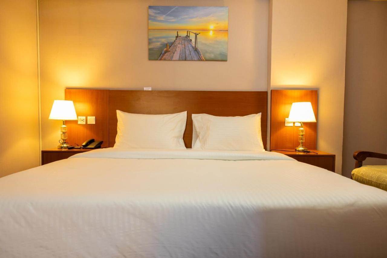 דובאי Three 888 Hotel מראה חיצוני תמונה