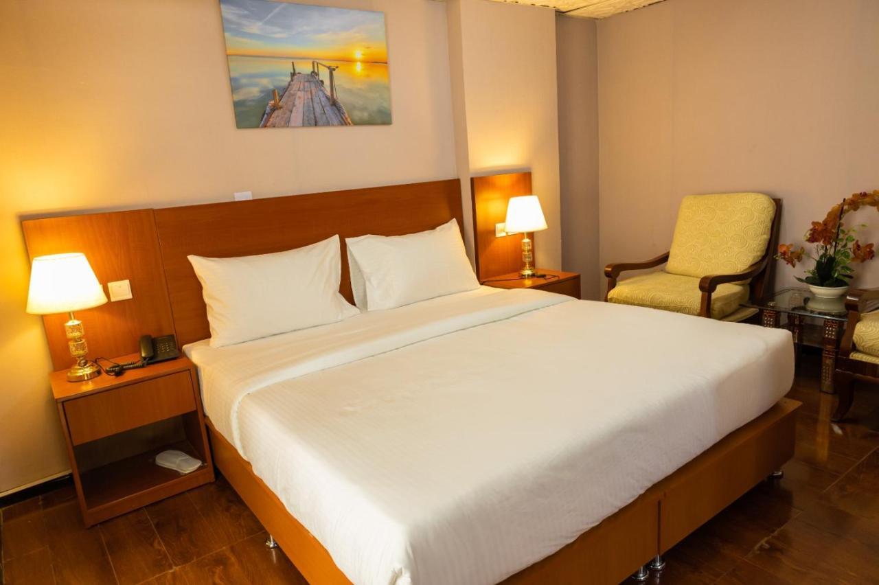 דובאי Three 888 Hotel מראה חיצוני תמונה