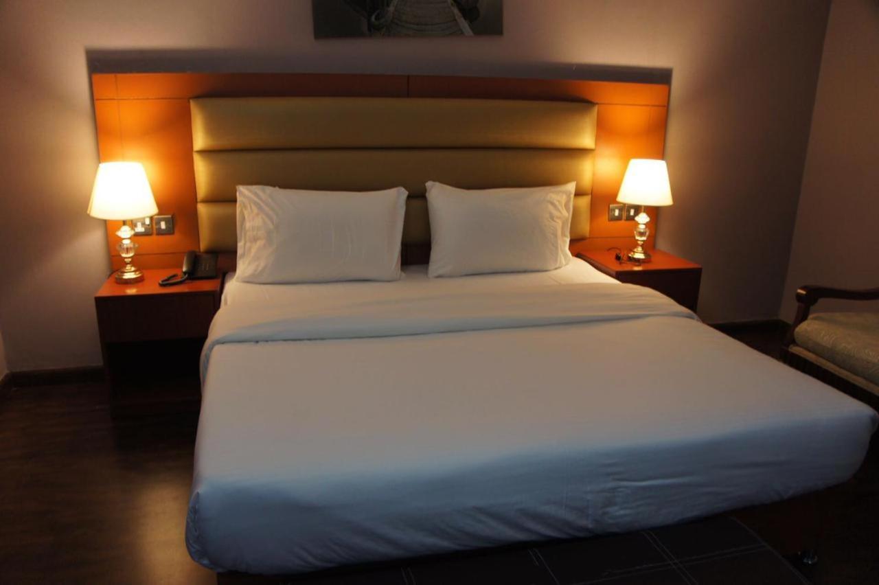 דובאי Three 888 Hotel מראה חיצוני תמונה