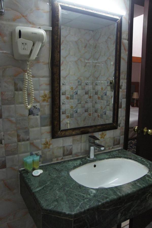 דובאי Three 888 Hotel מראה חיצוני תמונה