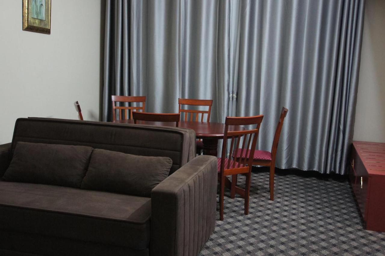 דובאי Three 888 Hotel מראה חיצוני תמונה