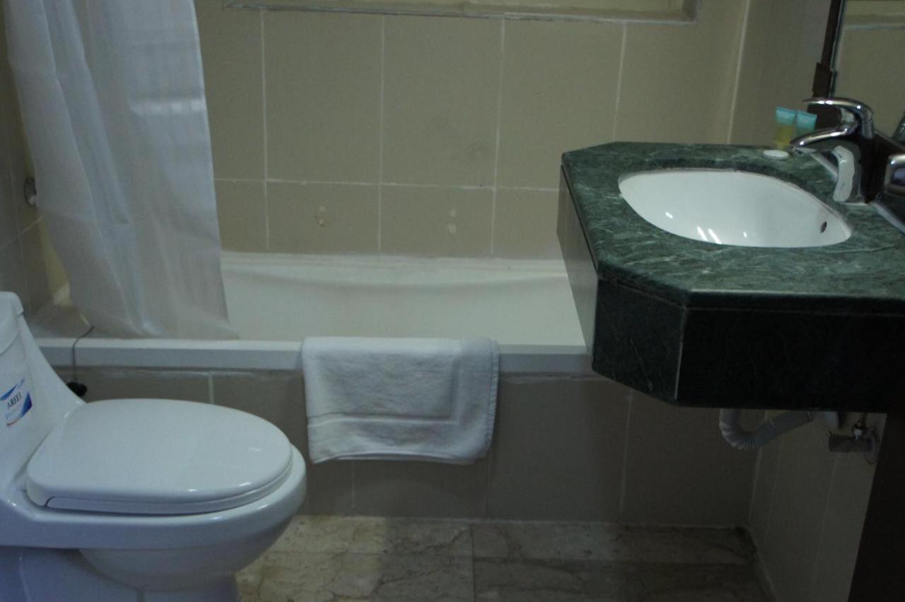 דובאי Three 888 Hotel מראה חיצוני תמונה