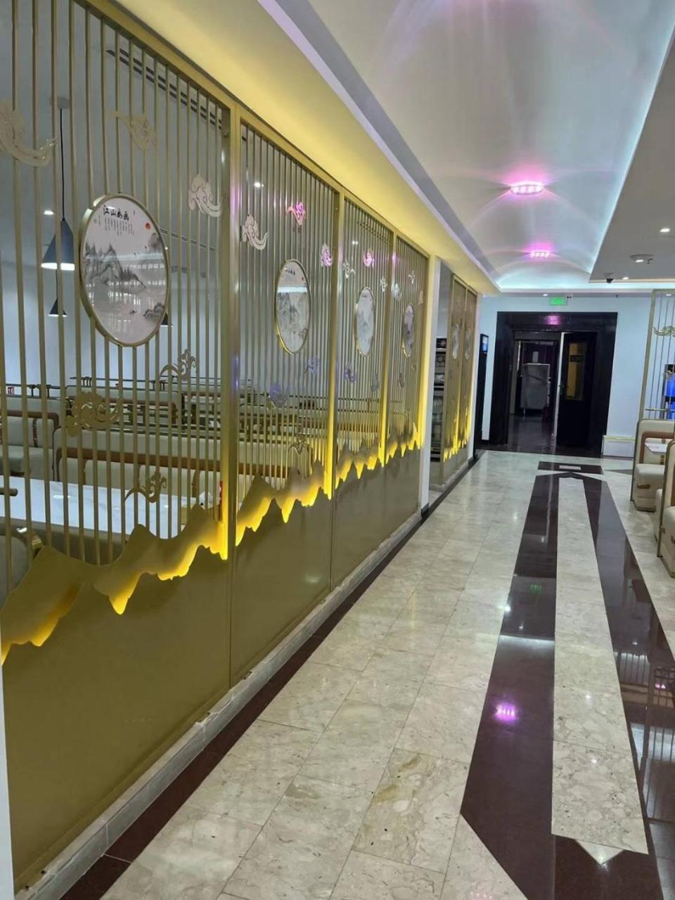 דובאי Three 888 Hotel מראה חיצוני תמונה
